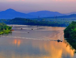 Cảm nhận sông Hương dưới góc độ lịch sử, văn hóa trong Ai đã đặt tên cho dòng sông- Hoàng Phủ Ngọc Tường